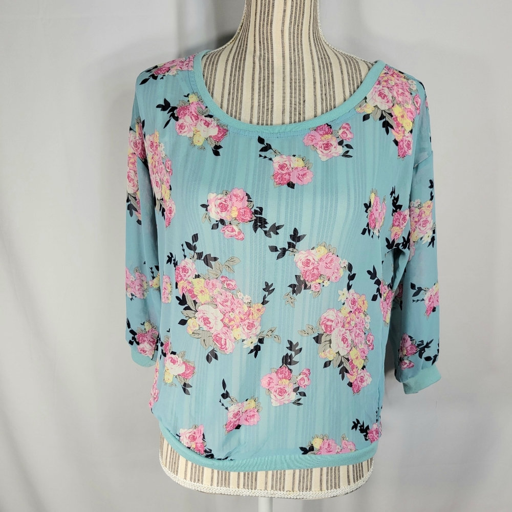 Iris LA Blue/Green Floral 3/4 Sleeve Top Size Medium
